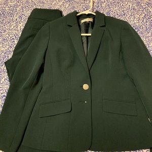 KASPER suit set! Comes w/ blazer and pants